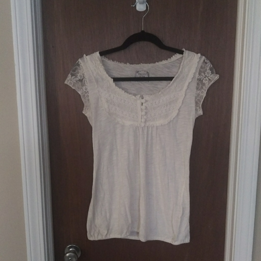 Decree Cream Top
